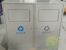 帶蓋環(huán)保鋼制分類垃圾箱