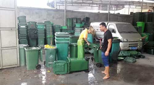 市政環(huán)衛(wèi)垃圾桶清洗作業(yè)流程