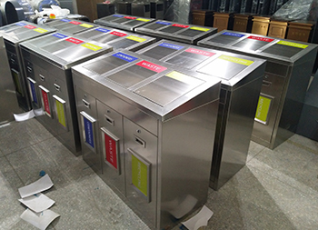 搖蓋式環(huán)保三分類(lèi)不銹鋼垃圾箱主圖