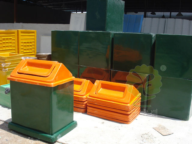 玻璃鋼物業(yè)環(huán)保垃圾桶圖 玻璃鋼物業(yè)環(huán)保垃圾桶圖