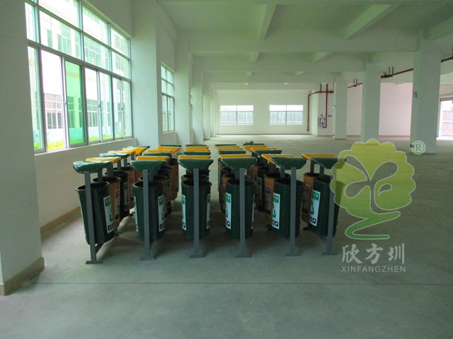 玻璃鋼戶外垃圾箱圖片 玻璃鋼戶外垃圾箱圖片