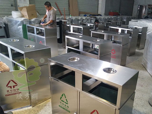 常用戶外物業(yè)分類不銹鋼垃圾箱 常用戶外物業(yè)分類不銹鋼垃圾箱