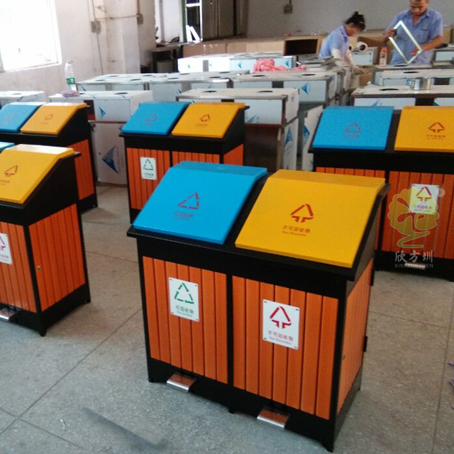 兩分類腳踏式鋼木垃圾桶 兩分類腳踏式鋼木垃圾桶