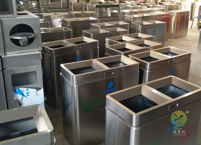 環(huán)保垃圾箱批量生產(chǎn)圖